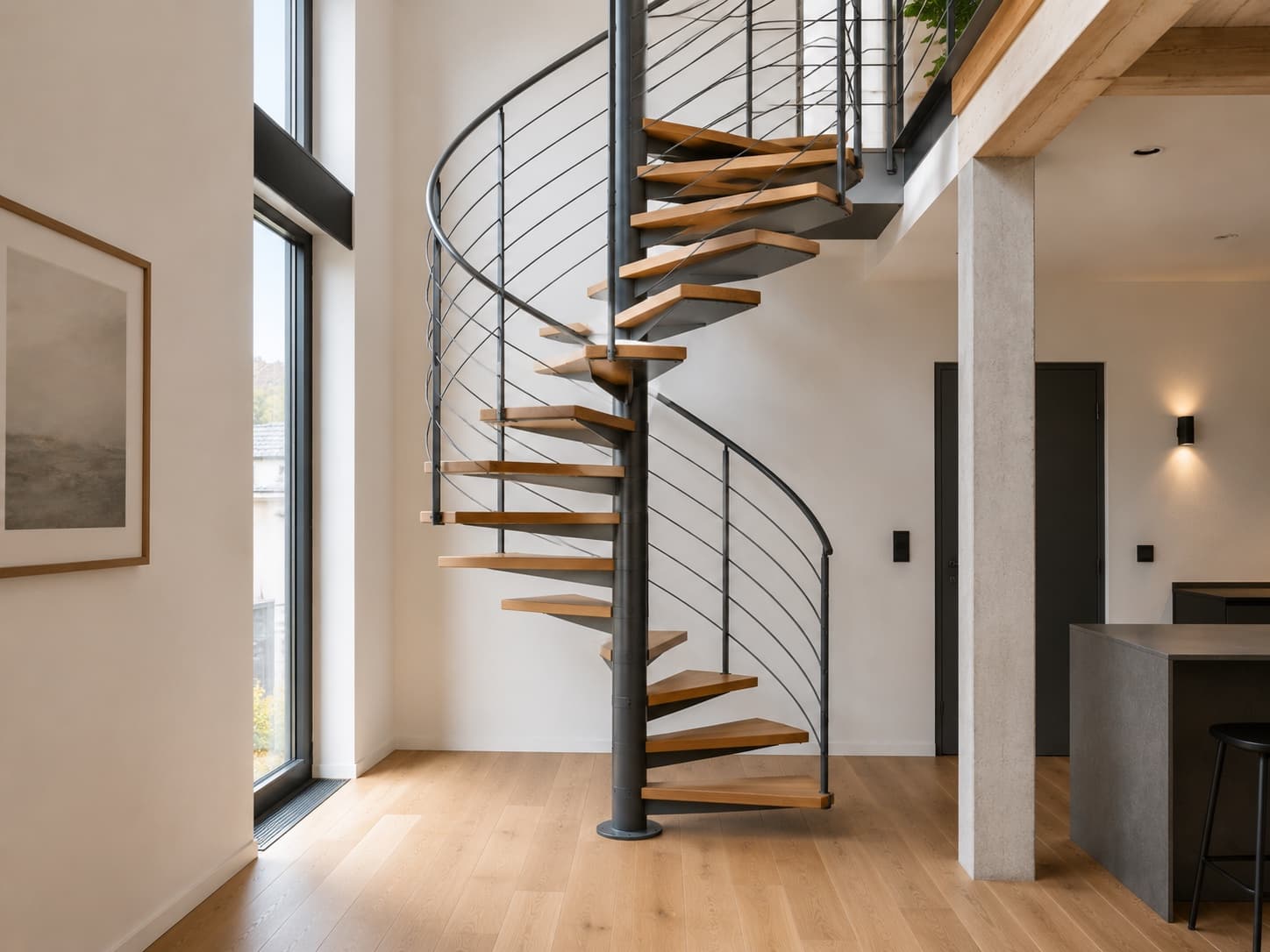 Helical staircase with central steel and wood pole