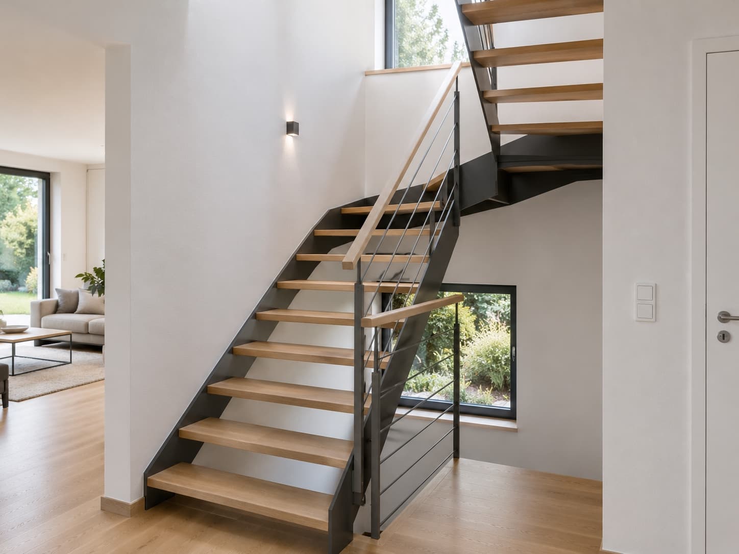 Quarter-turn staircase in oak and steel structure